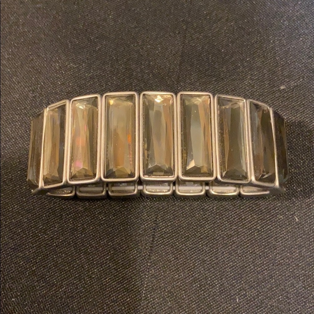 Boulevard bracelet: fits wrists up to 7.25 inches